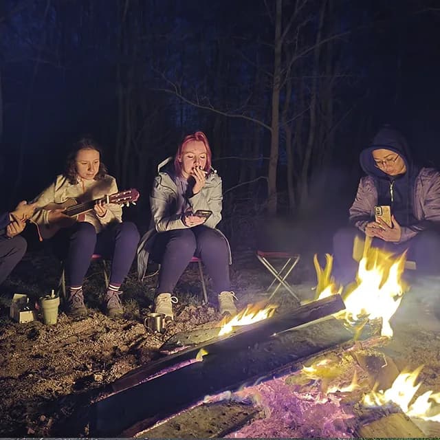 Лагерь под звёздами у подножия массива Бектау-Ата